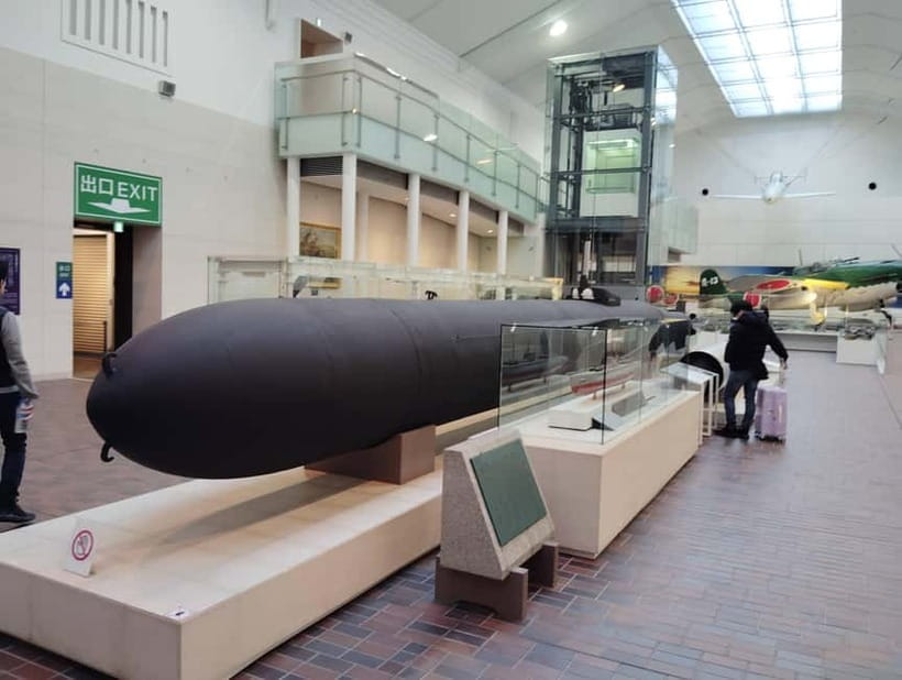 Tokyo War History Tour: Yasukuni Shrine & War Museum - Why a private guide changes the experience