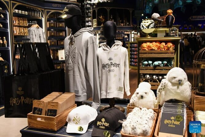 Tokyo WB. Studio Tour Harry Potter's Creation E-Ticket Optional - Brooms, Butterbeer, and moving portraits