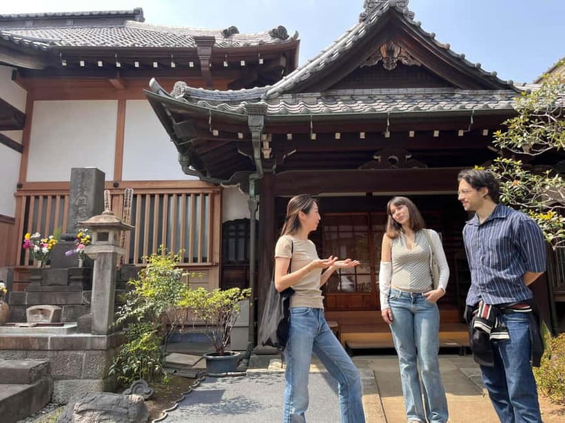 Tokyo Yanaka Old Town Walking Tour (Private/Local guide) - Starting at Nezu Station and entering Nezu Shrine