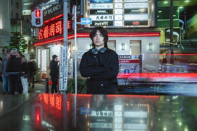 Tour with Pro Tokyo Photographer and take Edgy Unique Portraits - How the photographer helps you look natural