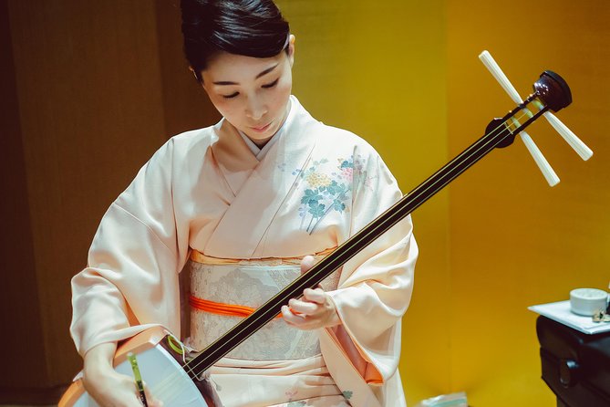 Traditional Japanese Music ZAKURO SHOW in Tokyo - The music you will hear: koto, shamisen, flute, and taiko