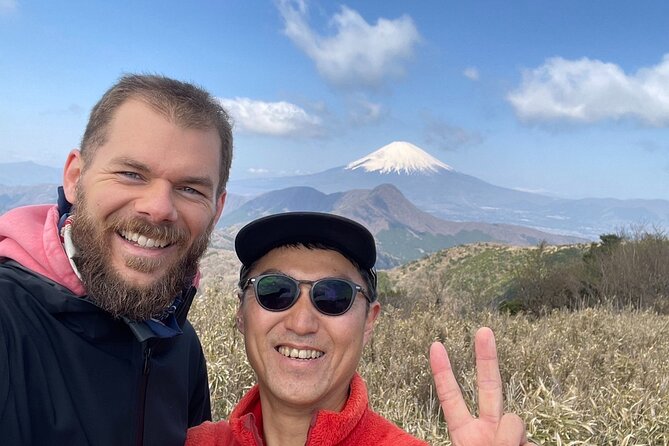 Traverse Outer Rim of Hakone Caldera and Enjoy Onsen Hiking Tour - The first 90 minutes: a serious climb from Sengokuhara