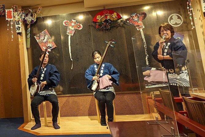 Tsugaru shamisen performance over traditional dinner - Key details that shape the evening