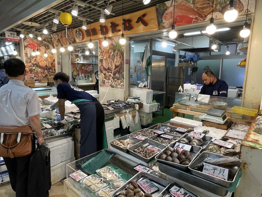 Tsukiji: Outer Market Walking Tour & Sake Tasting Experience - Guides, language, and the human side