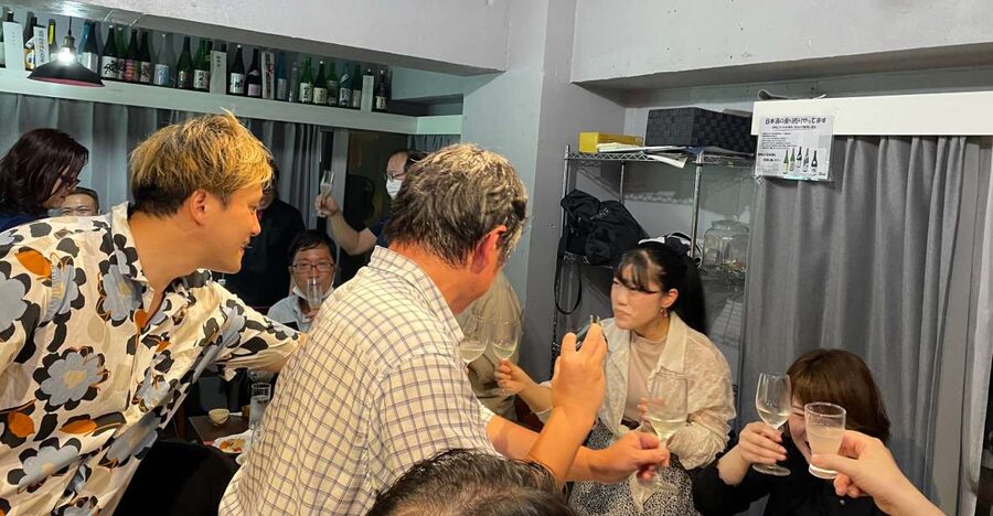 Tsukiji: Unlimited Sake Tasting Experience - Why the small group makes a difference