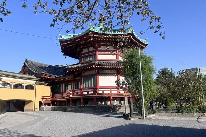 Ueno and Yanaka Culture Art Walking Tour in Old Tokyo - Taking the quieter paths through Ueno Park