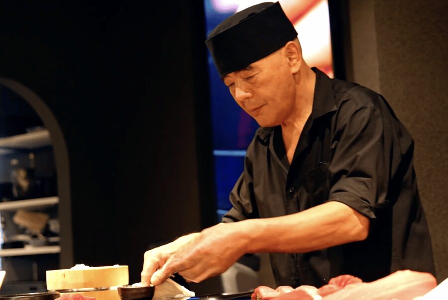 Unlimited Sake Tasting with Sushi Omakase tasting in Tokyo - How much attention you can expect from the chef