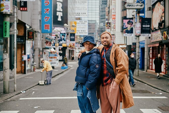 Video + Photo Tour in Tokyo - Kabukicho: neon, signs, and nighttime energy