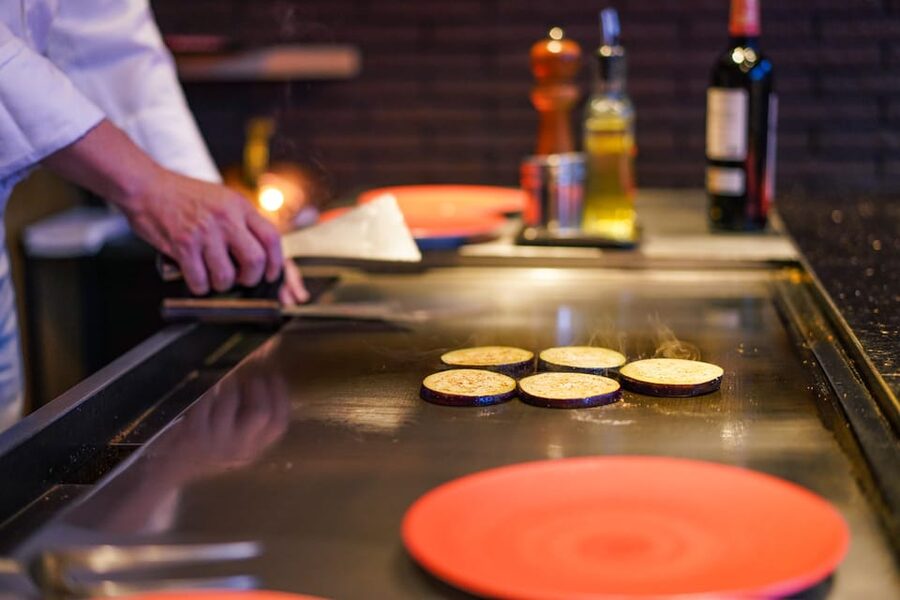 Wagyu Beef & Sake Pairing Foodie Tour in Tokyo - A5 Wagyu on the teppan in Ginza