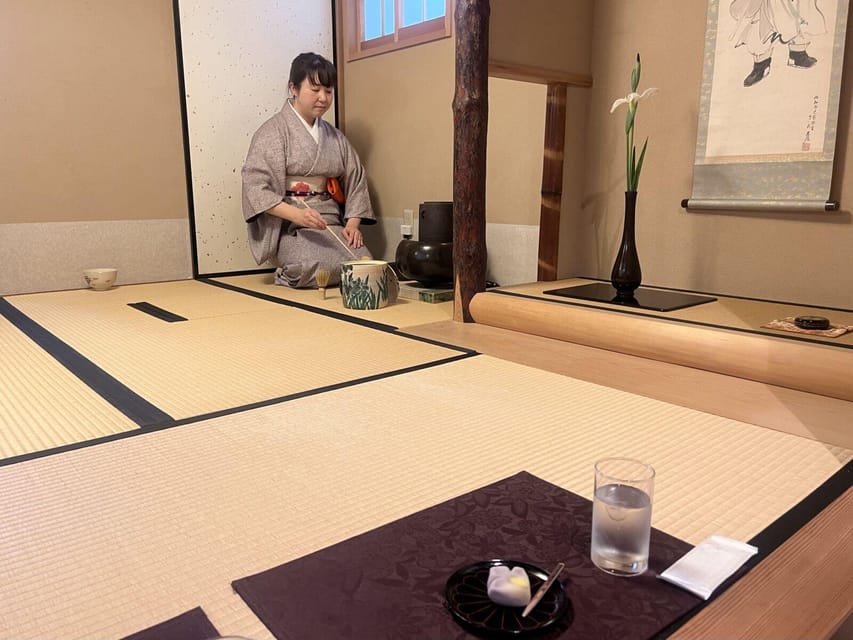 Walking Tour: Yanaka,Nezu& Sendagi: Tea Ceremony & Old Tokyo - Walking through Sendagi