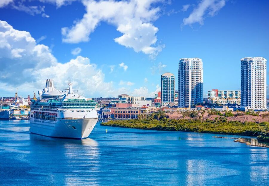 Yokohama Port: Private Customizable Tour with Transfer - Building a four to eight hour private route