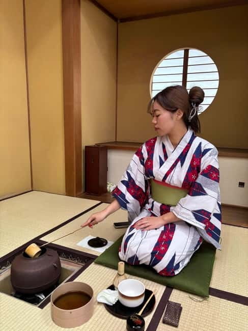 Yokohama : Tea Ceremony with Sweets and Souvenir - Meeting Ryota and Sarina