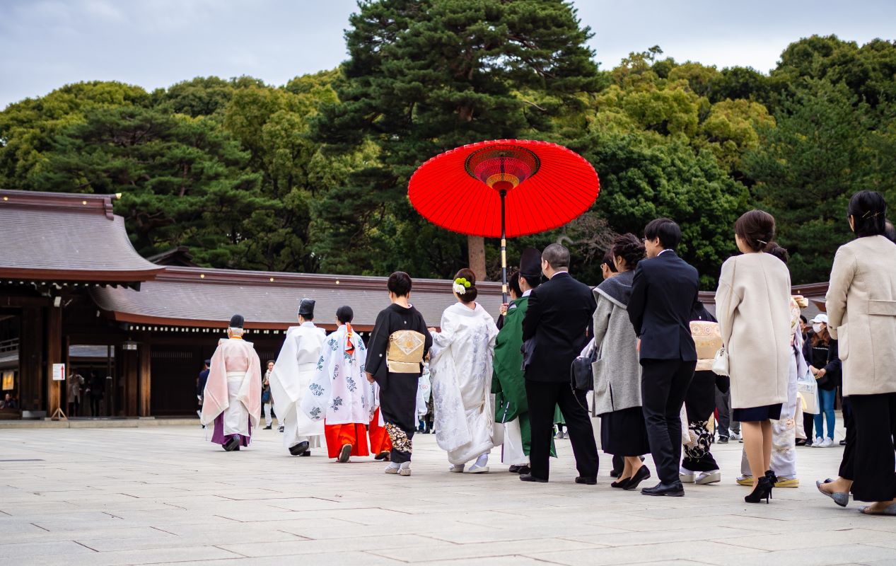 a-wedding-at-meiji-jingu-shrine